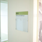 Silverhost koulutustilan taskullinen ilmoitusopaste