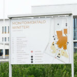 Jalallinen karttaopaste, Monitoimijatalo Wintteri, Versaali