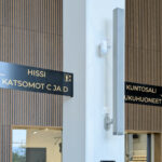 Viittaopasteet, Monitoimijatalo Wintteri, Versaali