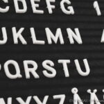 Porrastaulun vaihtokirjaimet, Versaali