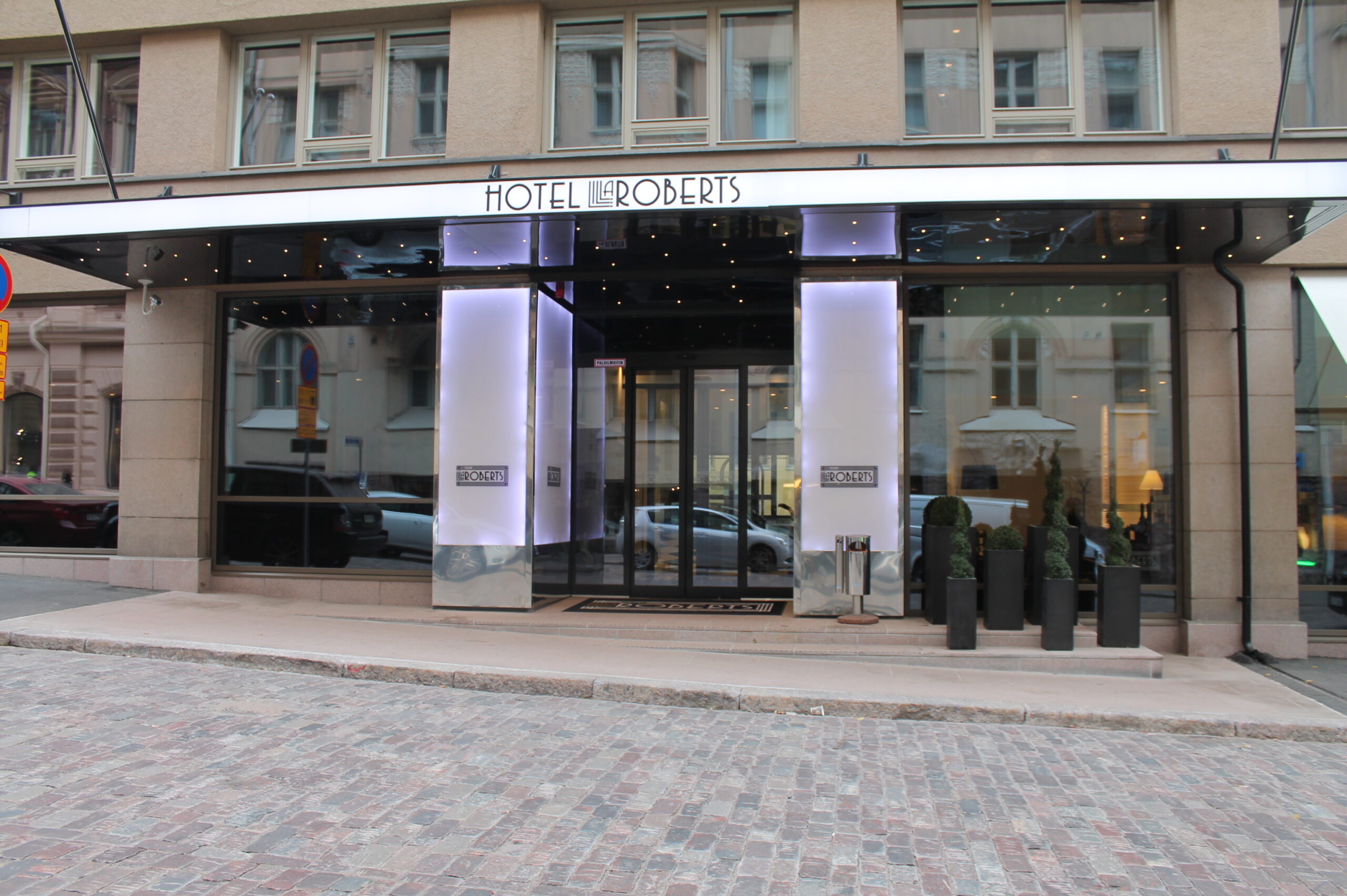 Hotel Lilla Roberts, Versaali