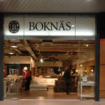 Liikkeen opaste, Versaali