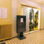 Info-opasteteline, Versaali